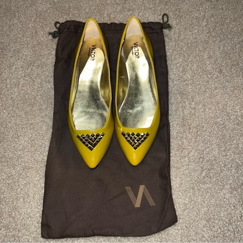 Victor Alfaro flats